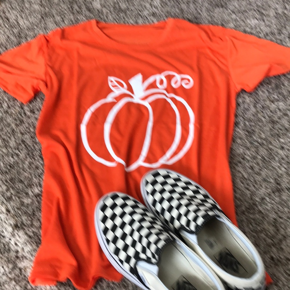 Pumpkin T ๐ - Picture 1 of 1